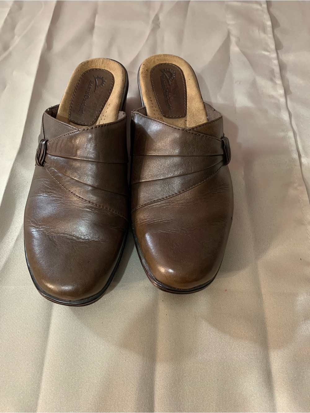 Earth Origins Brown Leather Slip-On Loafers  b1/4